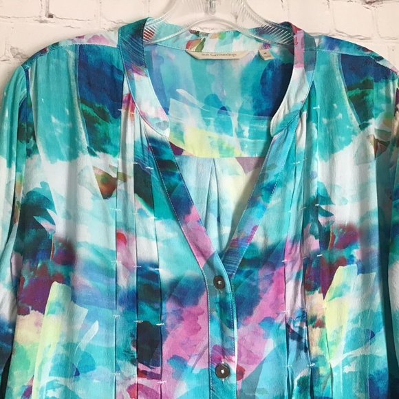 Soft Surroundings Ursa Tunic M Medium Colorful Rayon Blouse Pleat Details V Neck - Picture 2 of 5